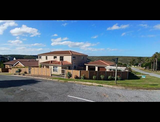 4 BEDROOM HOUSE FOR SALE IN STILBAAI-WES